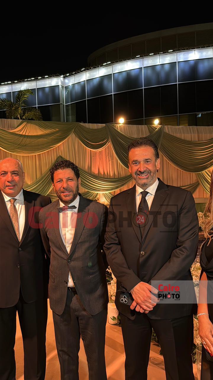 كريم عبد العزيز وإياد نصار في حفل زفاف ابنة الشهيد محمد مبروك