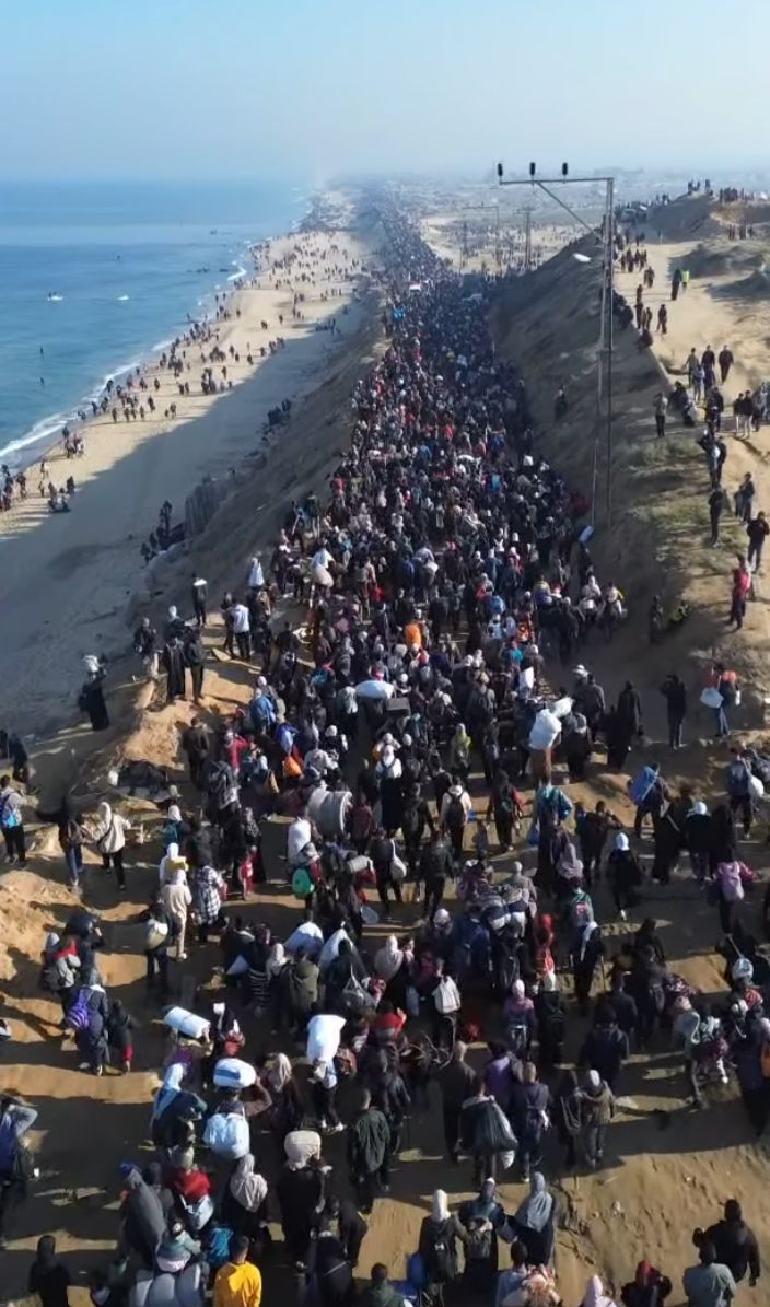 أهالي غزة بطريق الرشيد