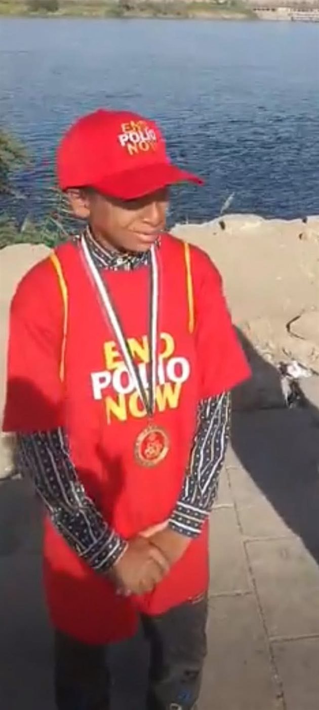 عبدالله وحلم الفوز حافيا