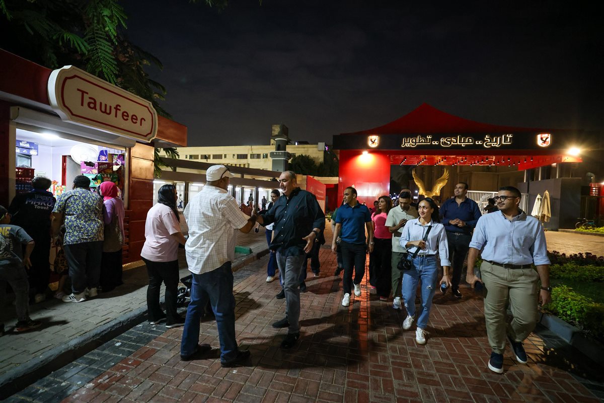 <strong> قائمة الخطيب تواصل جولاتها الانتخابية ‏داخل الأهلي </strong>