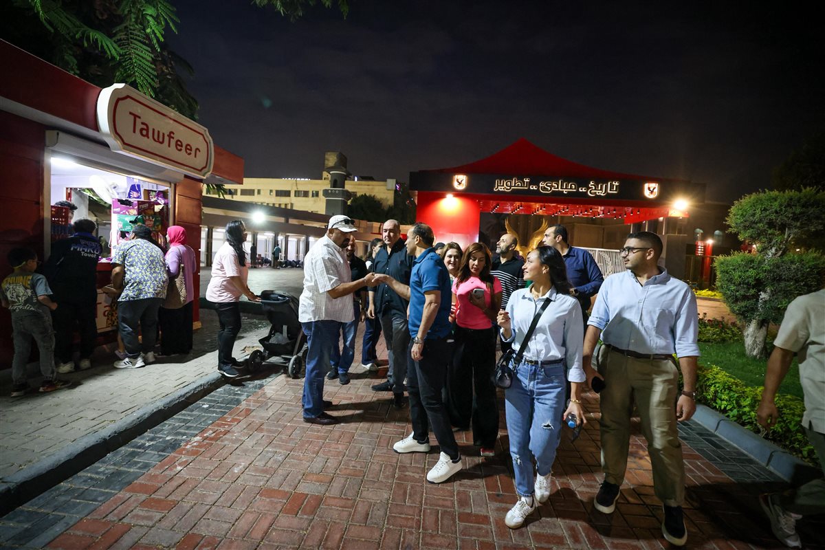 <strong> قائمة الخطيب تواصل جولاتها الانتخابية ‏داخل الأهلي </strong>