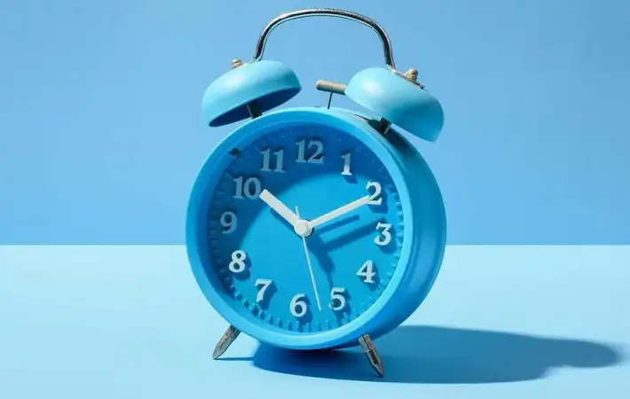 الموعد الرسمي لتطبيق نظام التوقيت الشتوي لعام 2025