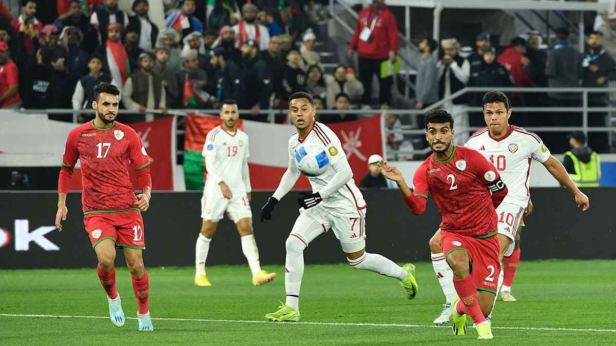 القنوات الناقلة لمشاهدة بث مباشر مباراة منتخب الإمارات ضد منتخب عمان اليوم
