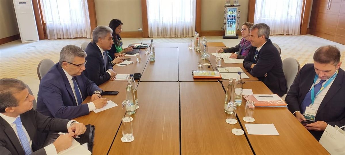 وزير السياحة يجتمع بمسؤولي السياحة الألمان 