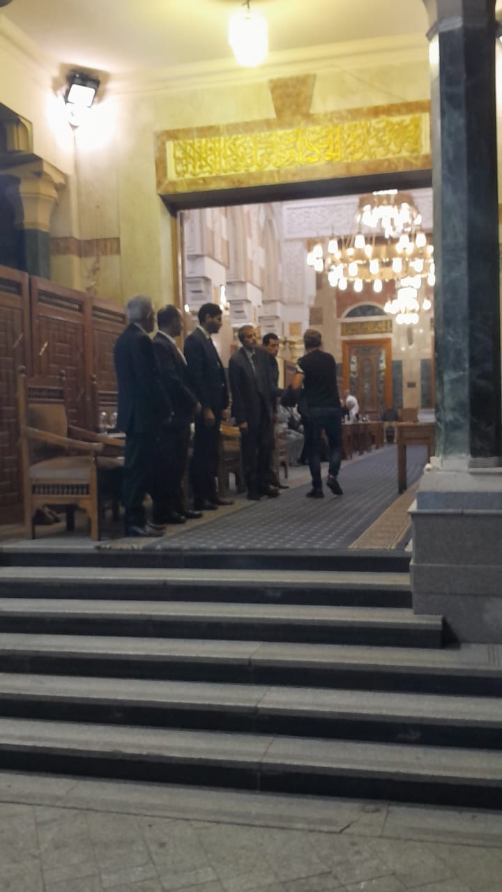 إيهاب فهمي في عزاء الراحل عمرو دوارة