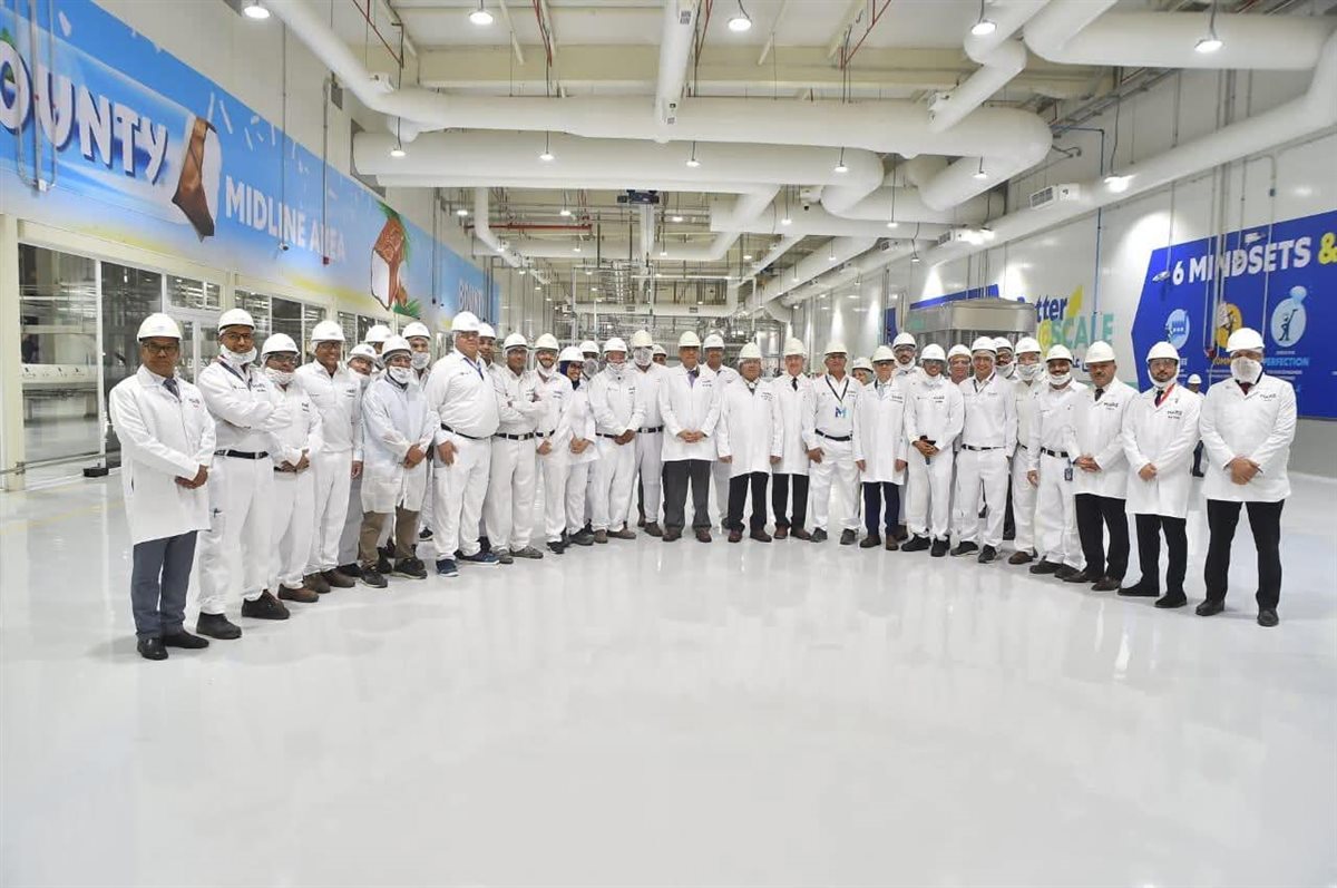 محافظ الجيزة يشهد تدشين خطوط الإنتاج الجديدة لشركة