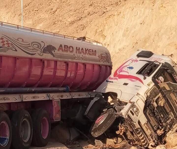 تصادم 3 سيارات بطريق الهضبة بأسيوط