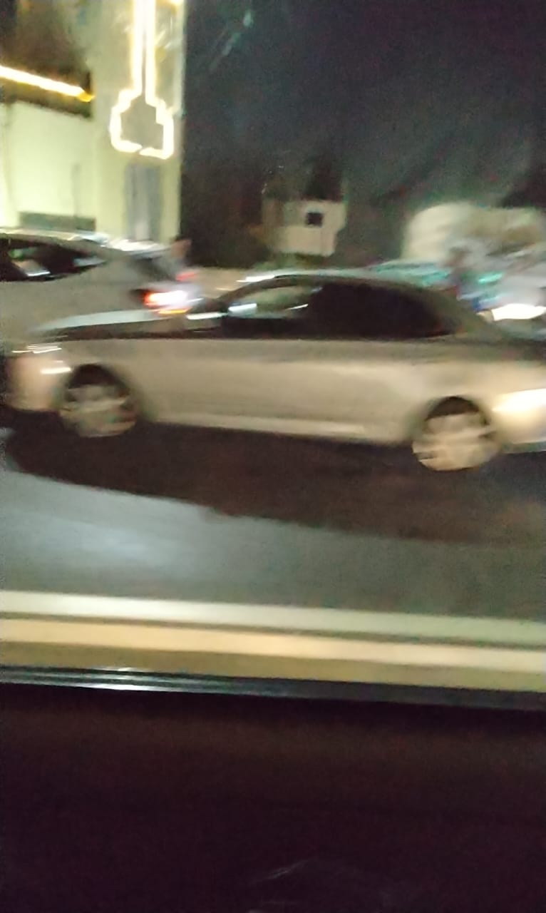 تصادم عدة سيارات أعلى دائري الهرم باتجاه المحور يتسبب في شلل مروري