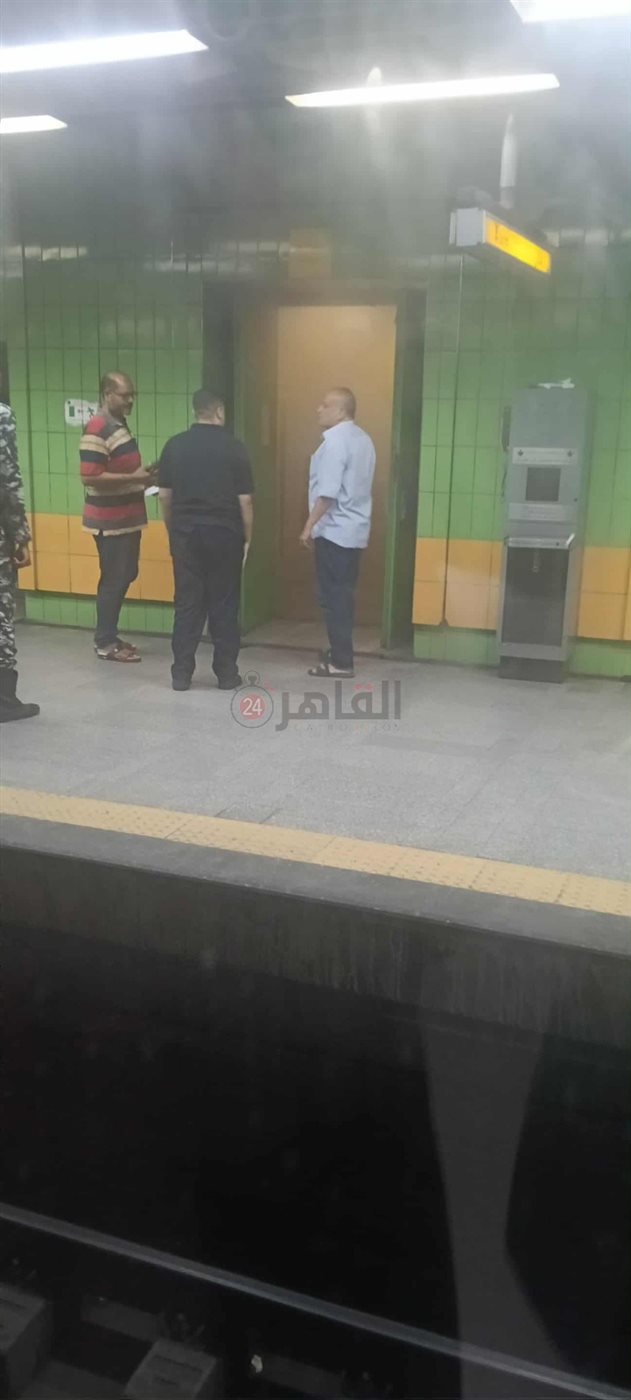 توقف قطار مترو بالخط الثاني