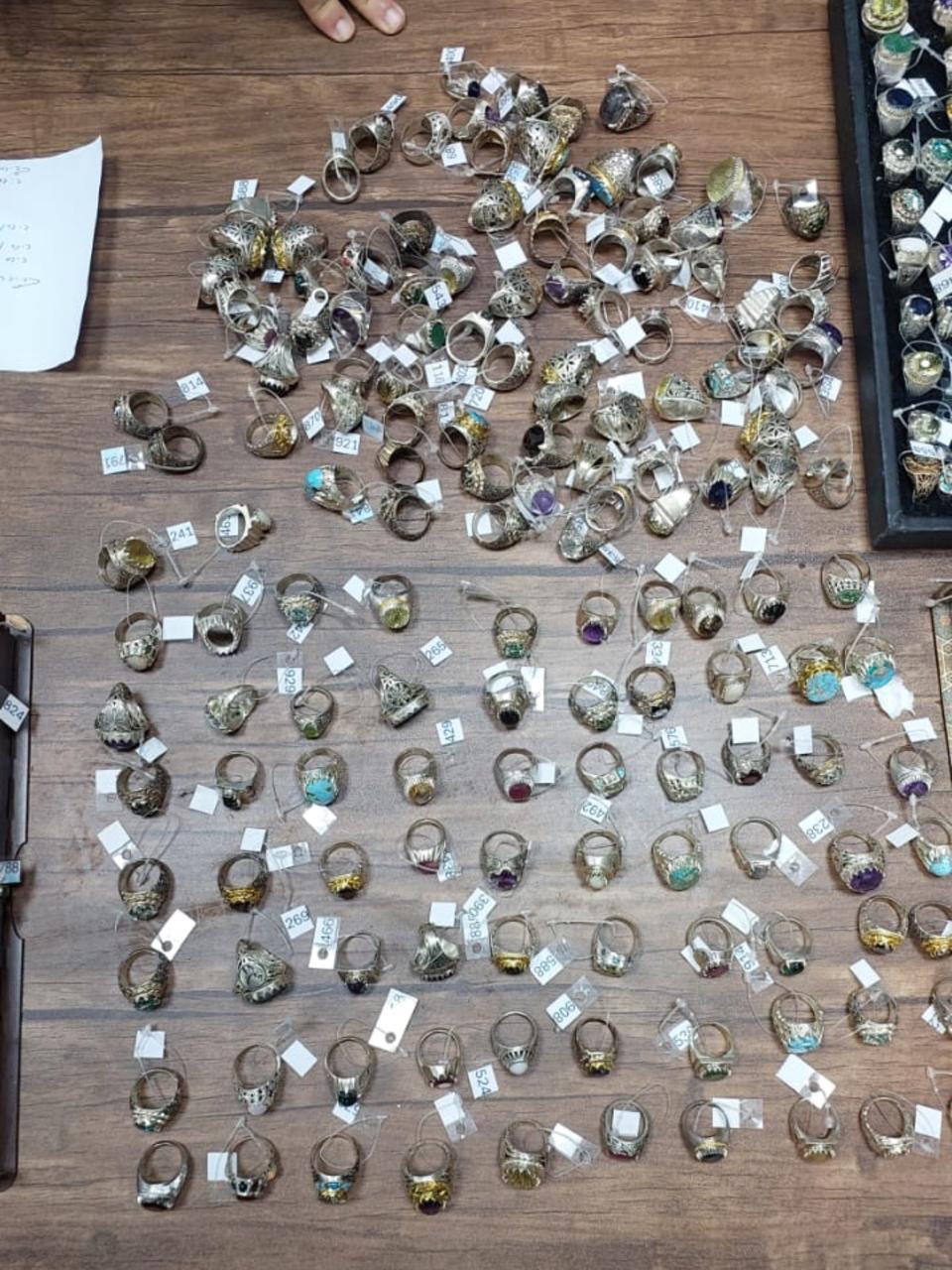 مضبوطات جمارك مطار القاهرة