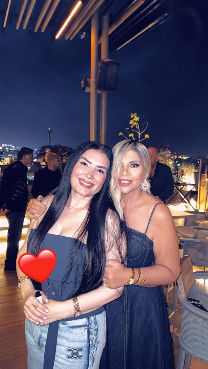 لقطات من احتفال نجلاء بدر بعيد ميلادها بحضور باقة من نجوم الفن وأصدقائها