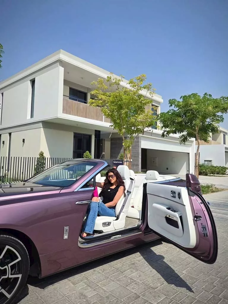 سيارة مي عمر في عيد ميلادها