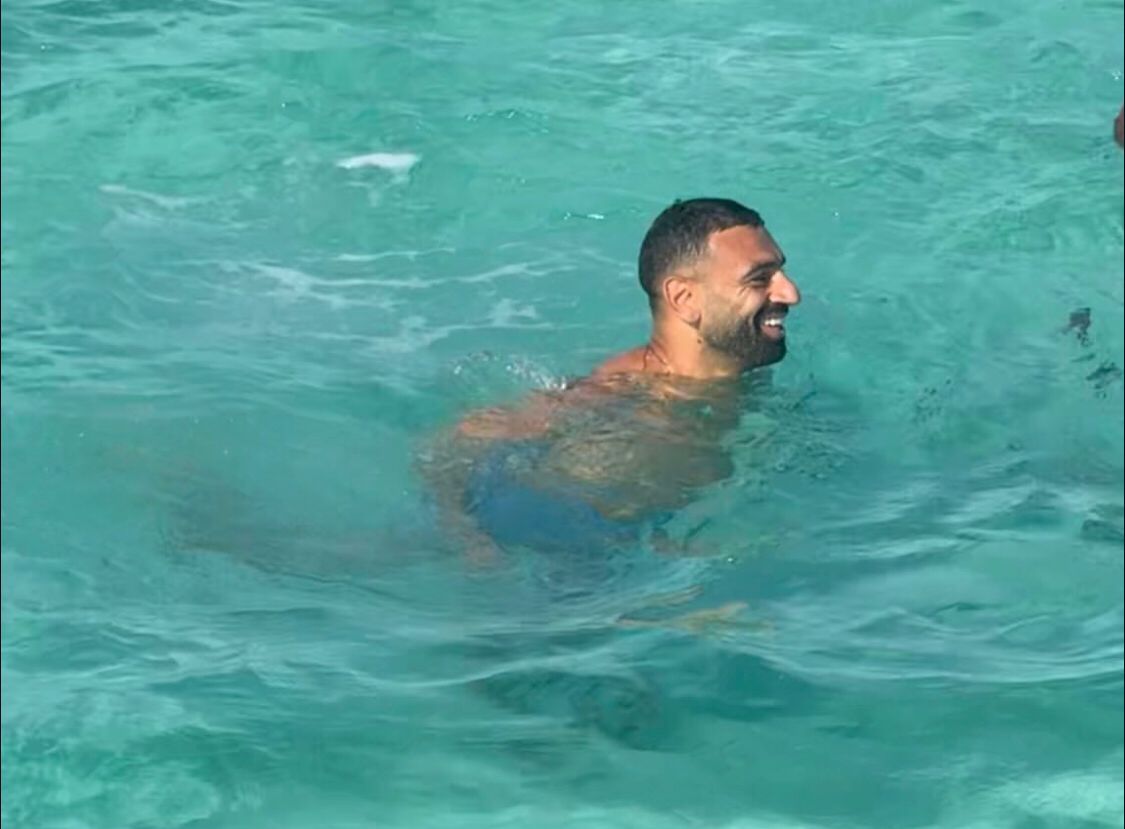 محمد صلاح يستمع بـ عطلته قبل العودة إلى منافسات الدوري الإنجليزي