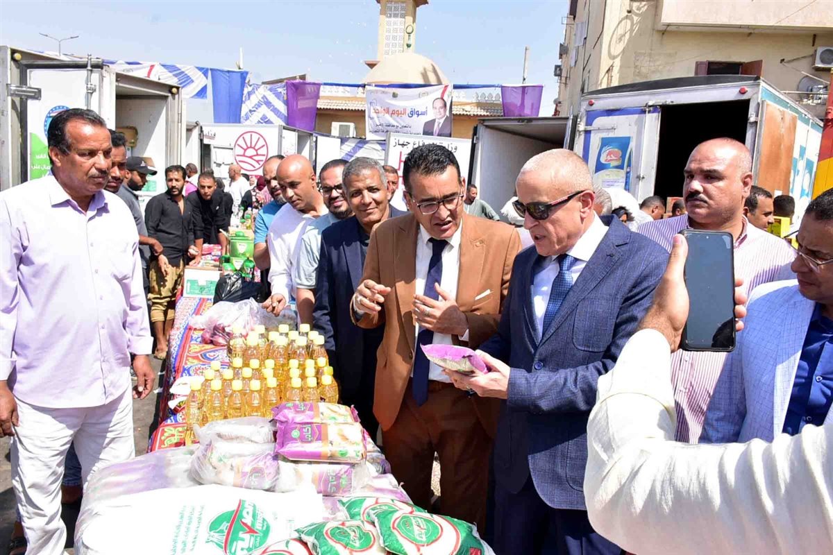 محافظ الأقصر وجولة لتفقد الحالة التموينية بالمحافظة 