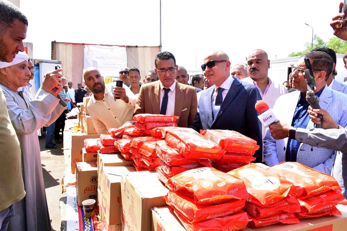محافظ الأقصر وجولة لتفقد الحالة التموينية بالمحافظة 