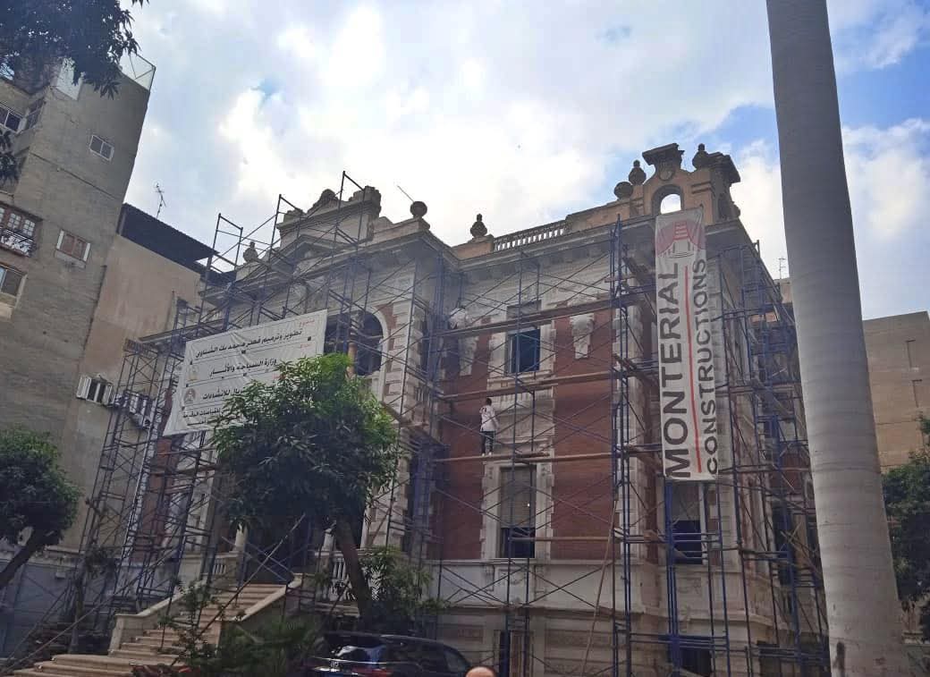 لجنة من الآثار تعاين مشروع ترميم قصر محمد بك الشناوي بمدينة المنصورة