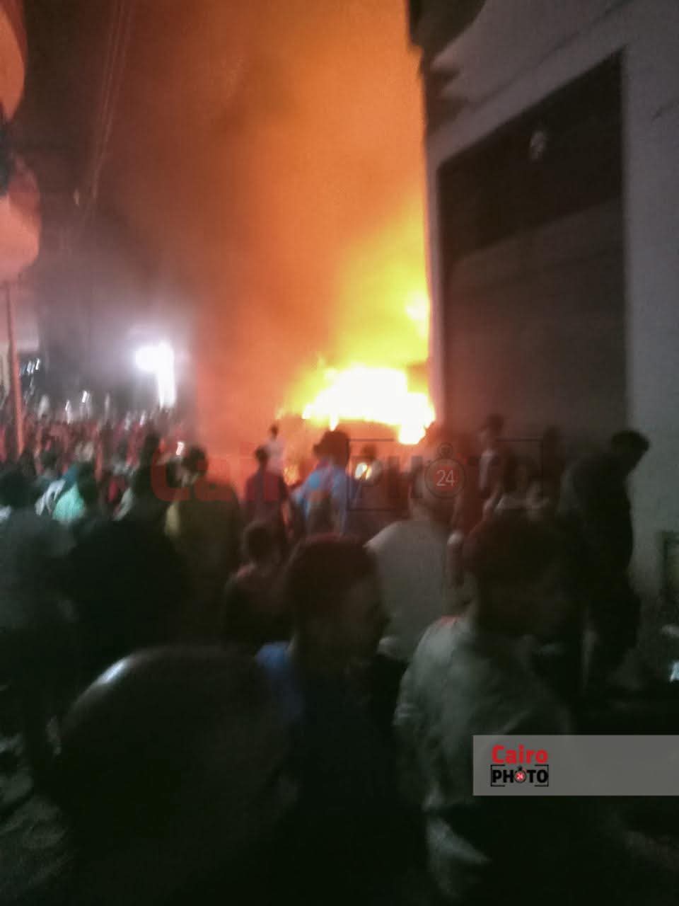 آثار حريق أتوبيس في القناطر الخيرية