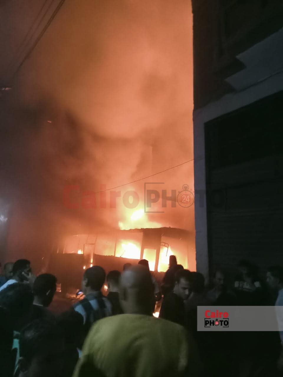 آثار حريق أتوبيس في القناطر الخيرية