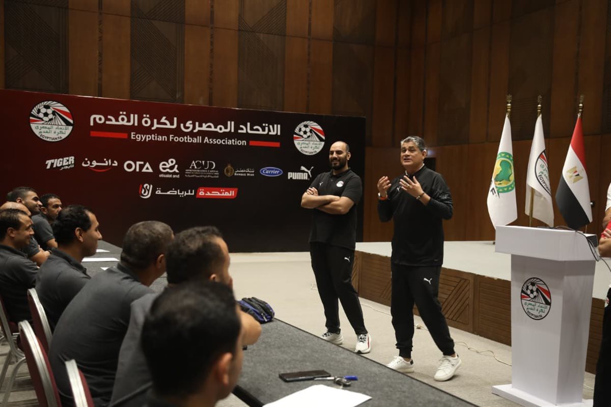 أوسكار يجتمع مع حكام تقنية الفيديو بعد عودته من تشيلي