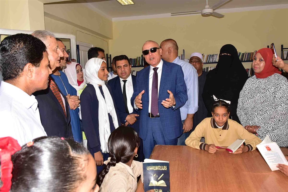 محافظ الأقصر يفتتح مكتبة مصر العامة بالطود