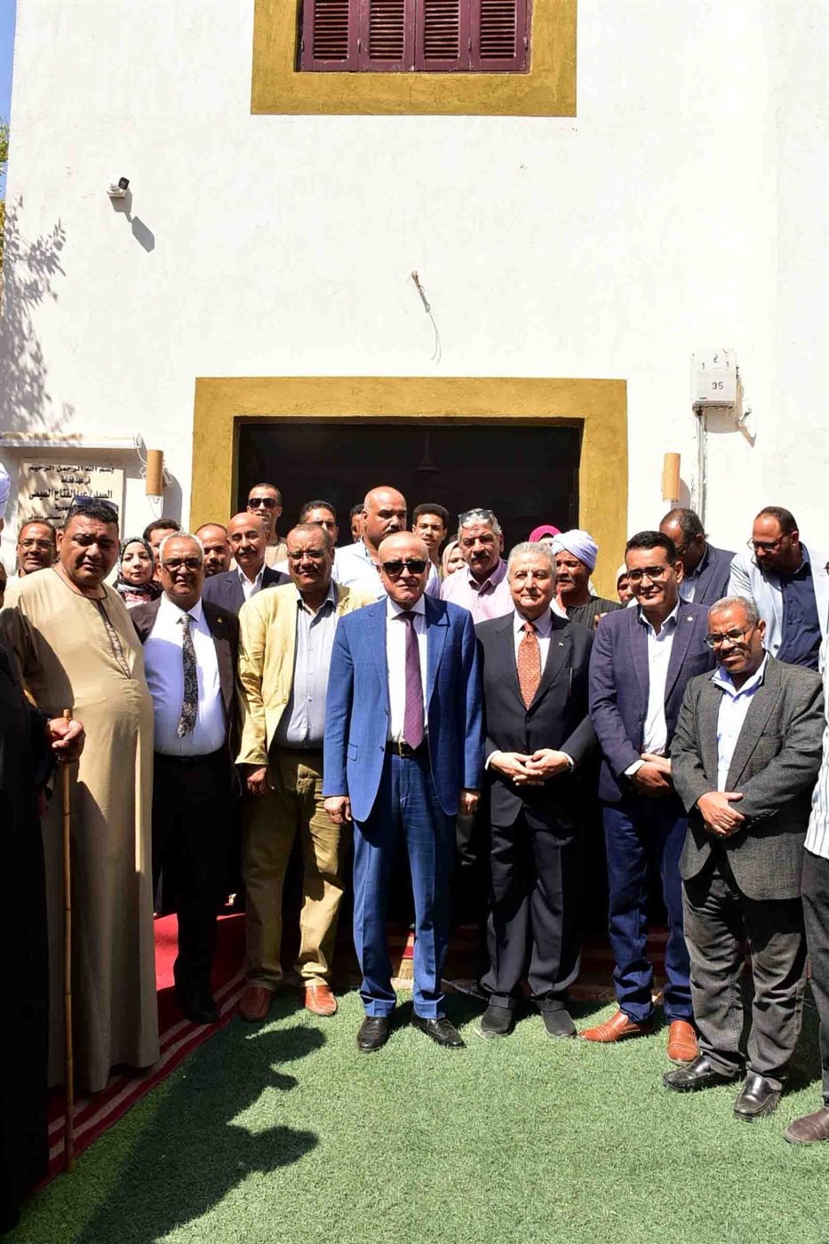 محافظ الأقصر وجولة بالنمسا في إسنا