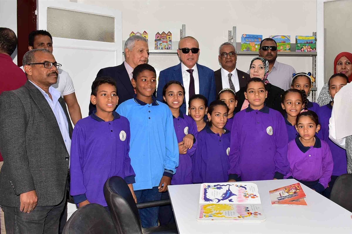 محافظ الأقصر وجولة بالنمسا في إسنا