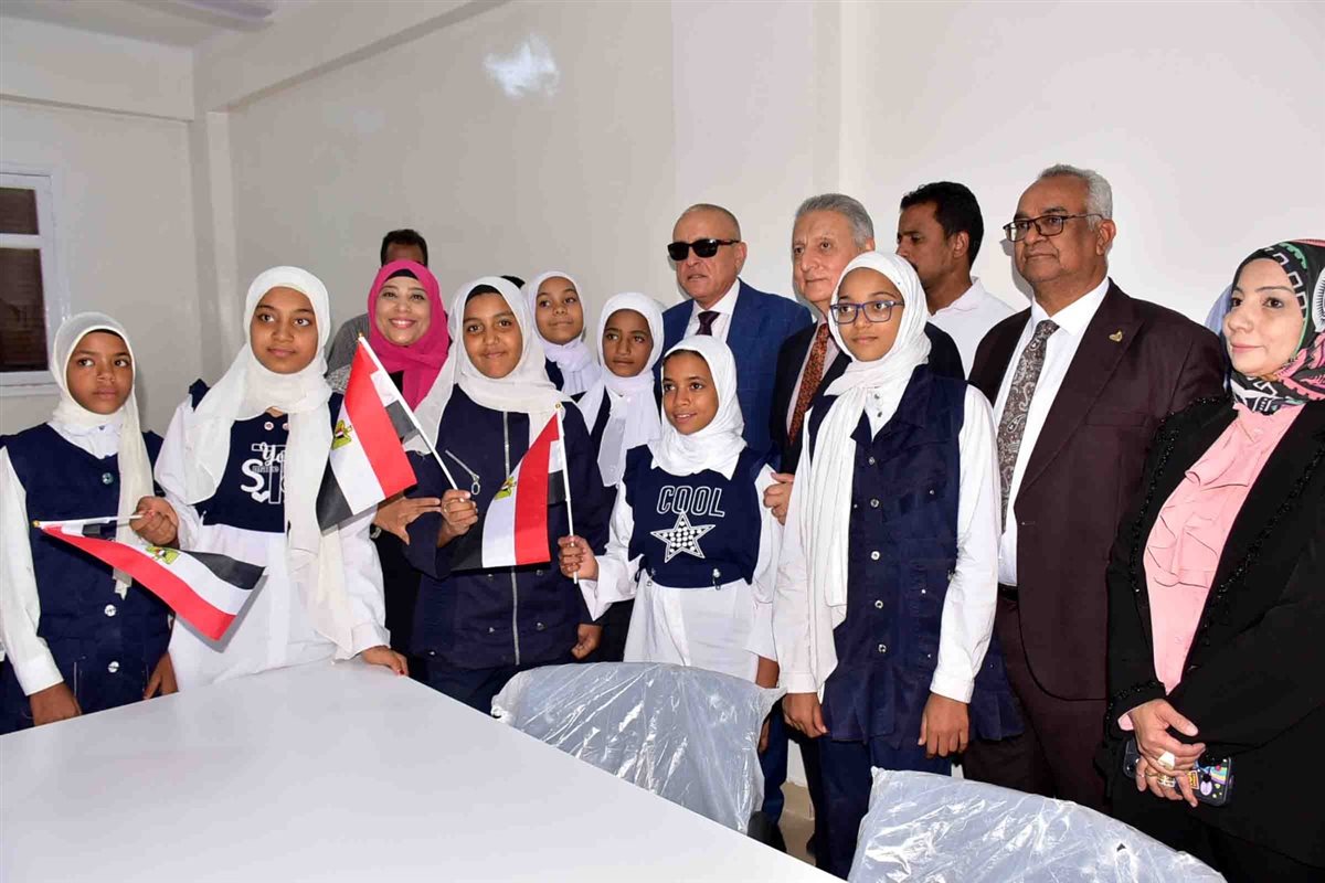 محافظ الأقصر وجولة بالنمسا في إسنا