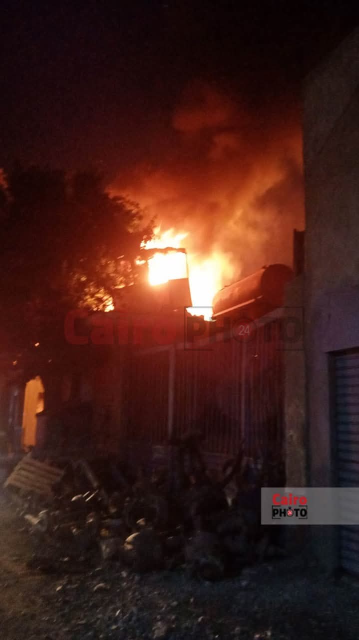 حريق بمخزن قطع غيار سيارات