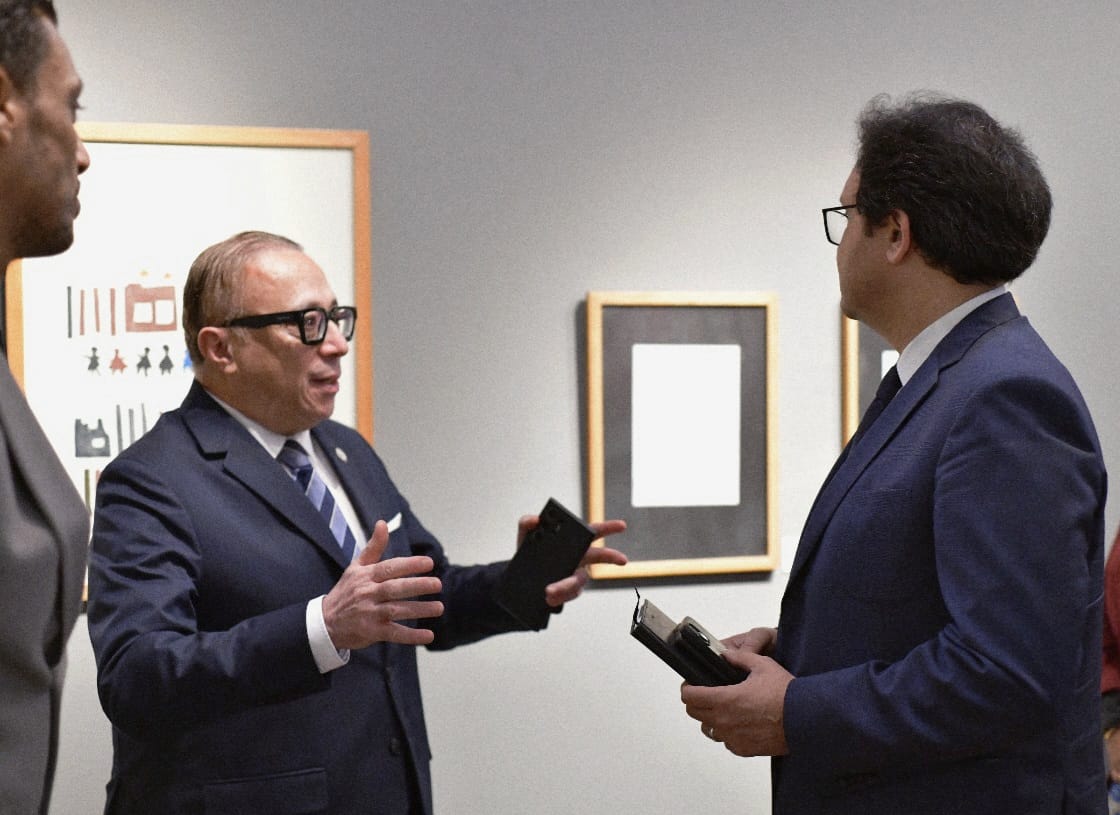 <strong>وزير الثقافة يزور متحف الفن المعاصر بجامعة حلوان </strong>