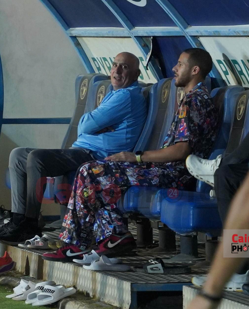 <strong>بطاقم يحمل أساطير كرة السلة.. رمضان صبحي يؤازر بيراميدز قبل مواجهة نهضة بركان في السوبر الإفريقي</strong>