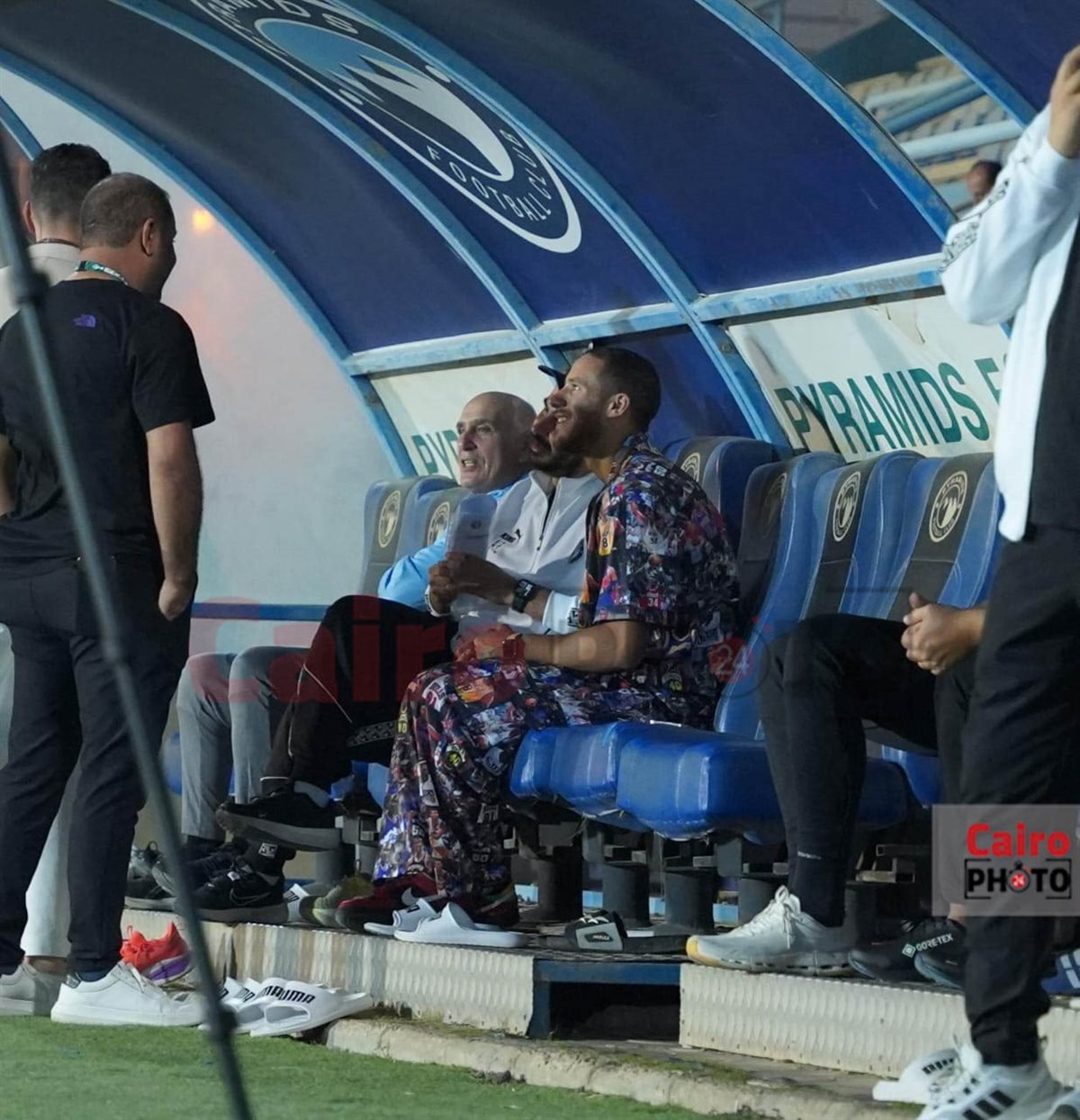 <strong>بطاقم يحمل أساطير كرة السلة.. رمضان صبحي يؤازر بيراميدز قبل مواجهة نهضة بركان في السوبر الإفريقي</strong>