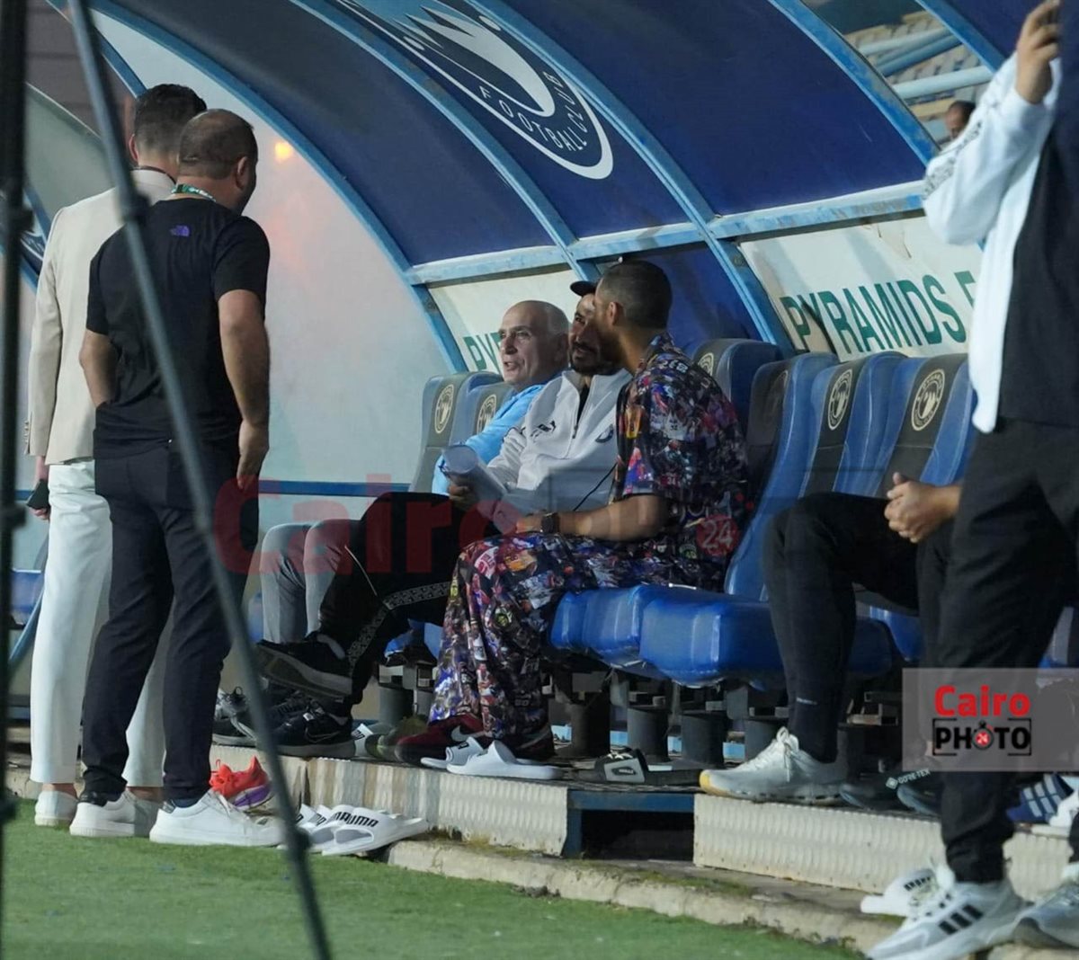 <strong>بطاقم يحمل أساطير كرة السلة.. رمضان صبحي يؤازر بيراميدز قبل مواجهة نهضة بركان في السوبر الإفريقي</strong>