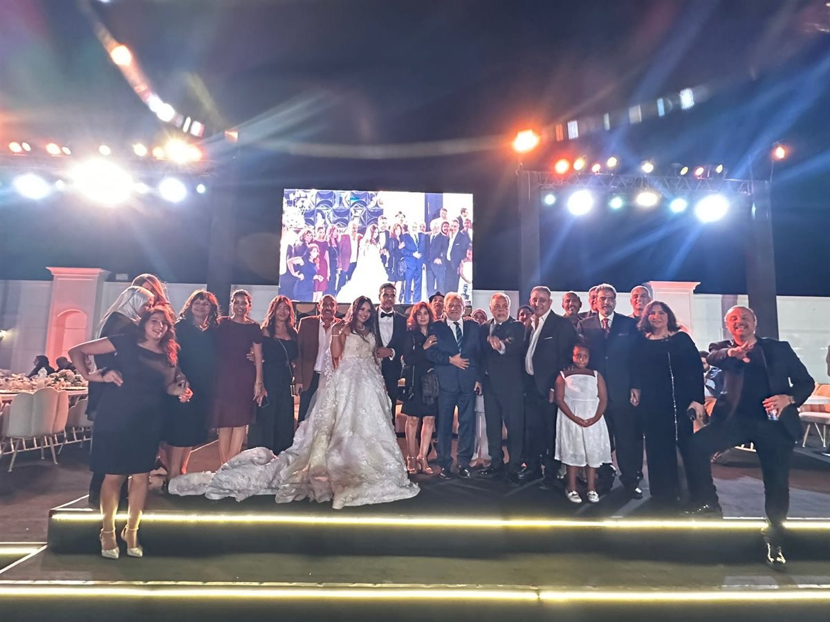 أشرف زكي وسهر الصايغ وأحمد صيام وسامح الصريطي في حفل زفاف ابن الفنانة عايدة فهمي