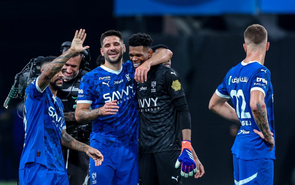 القنوات الناقلة لمشاهدة بث مباشر مباراة الهلال والاتفاق اليوم في الدوري السعودي 2025/2026