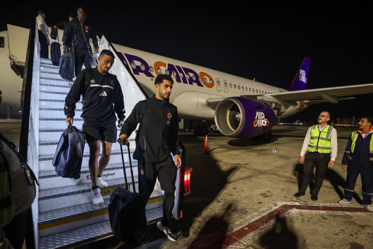 وصول بعثة الأهلي إلى القاهرة بعد مواجهة إيجل نوار في دوري الأبطال