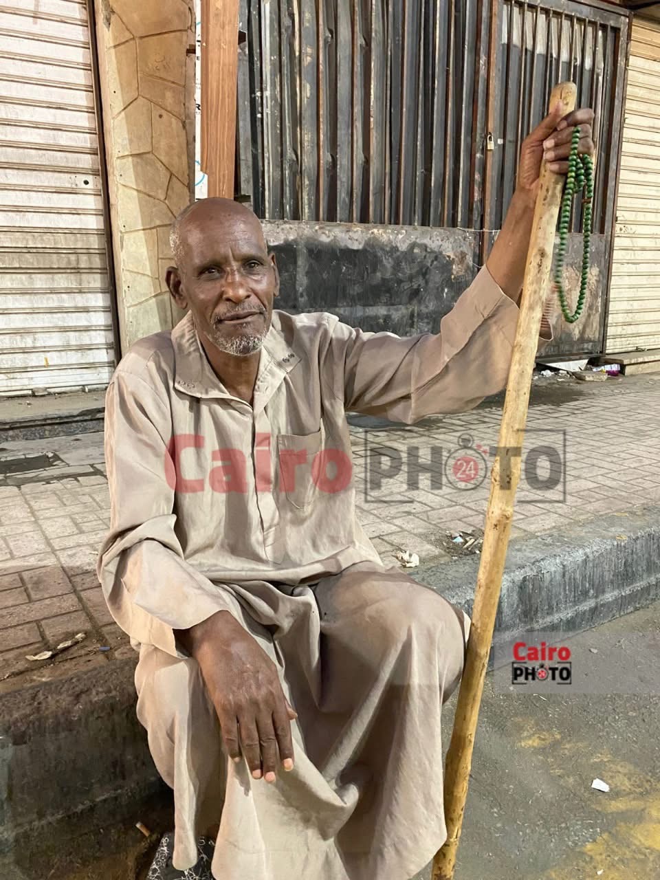 اشهر عازف ناي بشوارع الأقصر يفقد بصرة ويريد العلاج