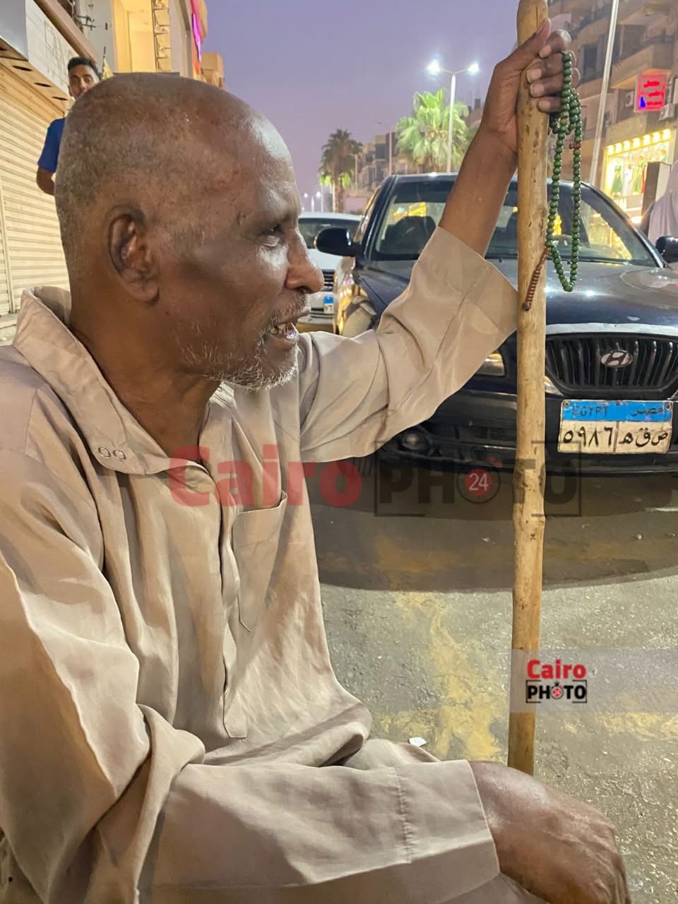 اشهر عازف ناي بشوارع الأقصر يفقد بصرة ويريد العلاج