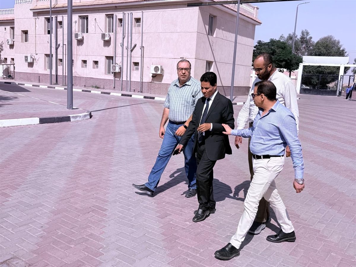 وكيل صحة الأقصر يتفقد مستشفى الحميات