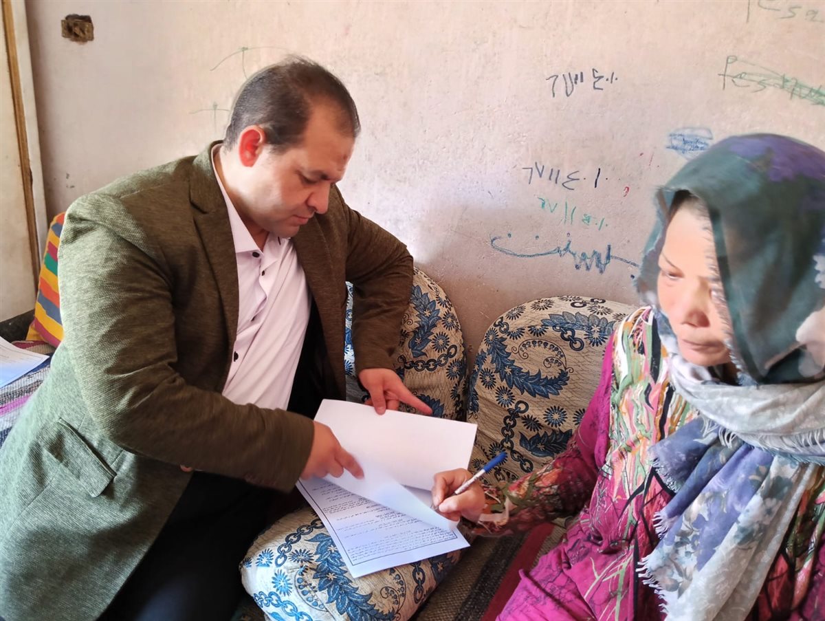 وكيل مديرية العمل بالأقصر وتوفير فرصة عمل لإحدى السيدات