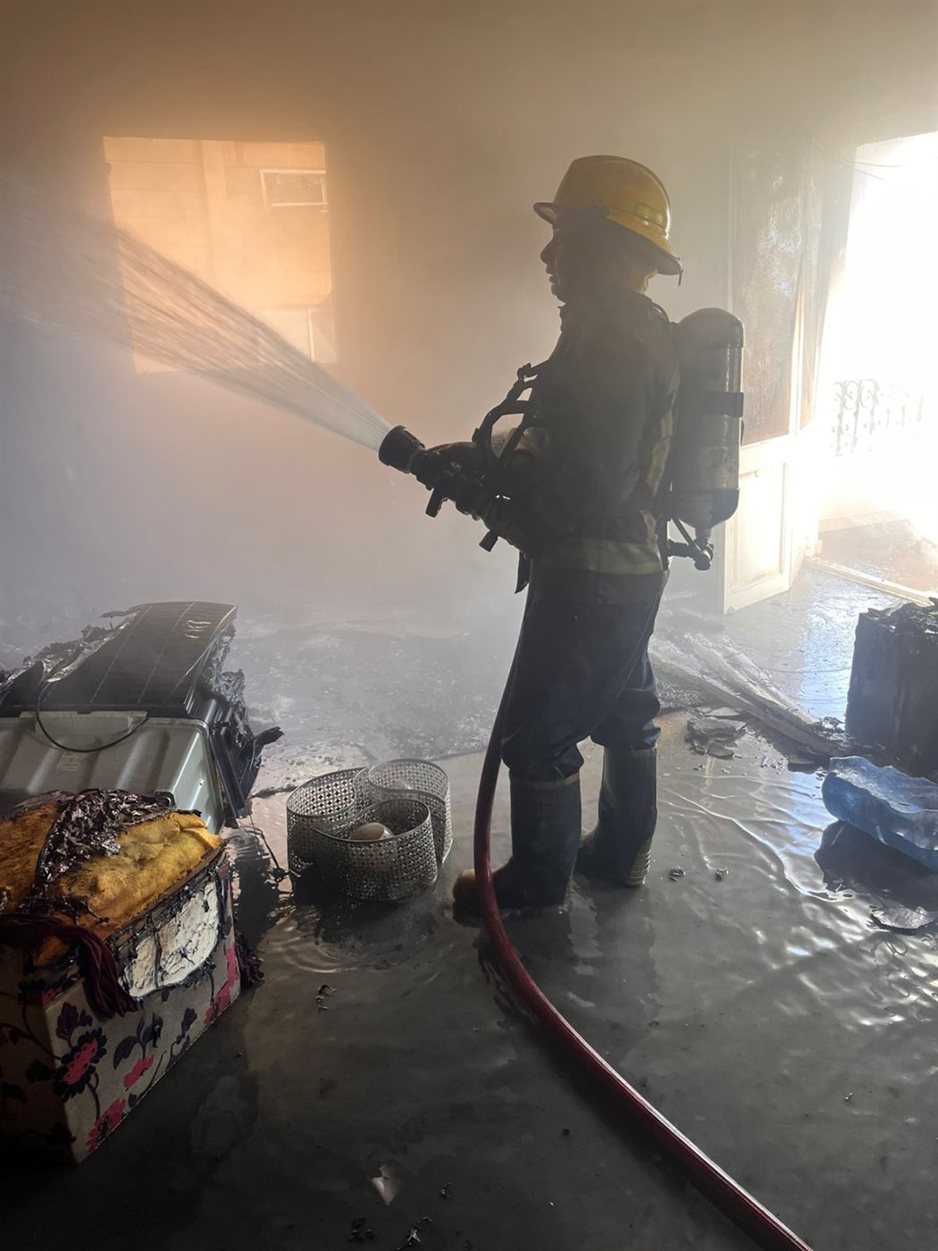 حريق فيلا بجوار مكتب بريد التجمع الأول