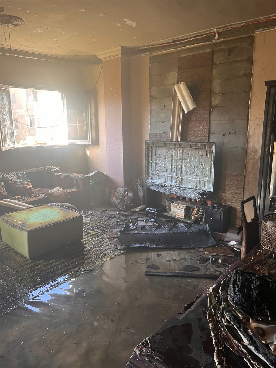 حريق فيلا بجوار مكتب بريد التجمع الأول