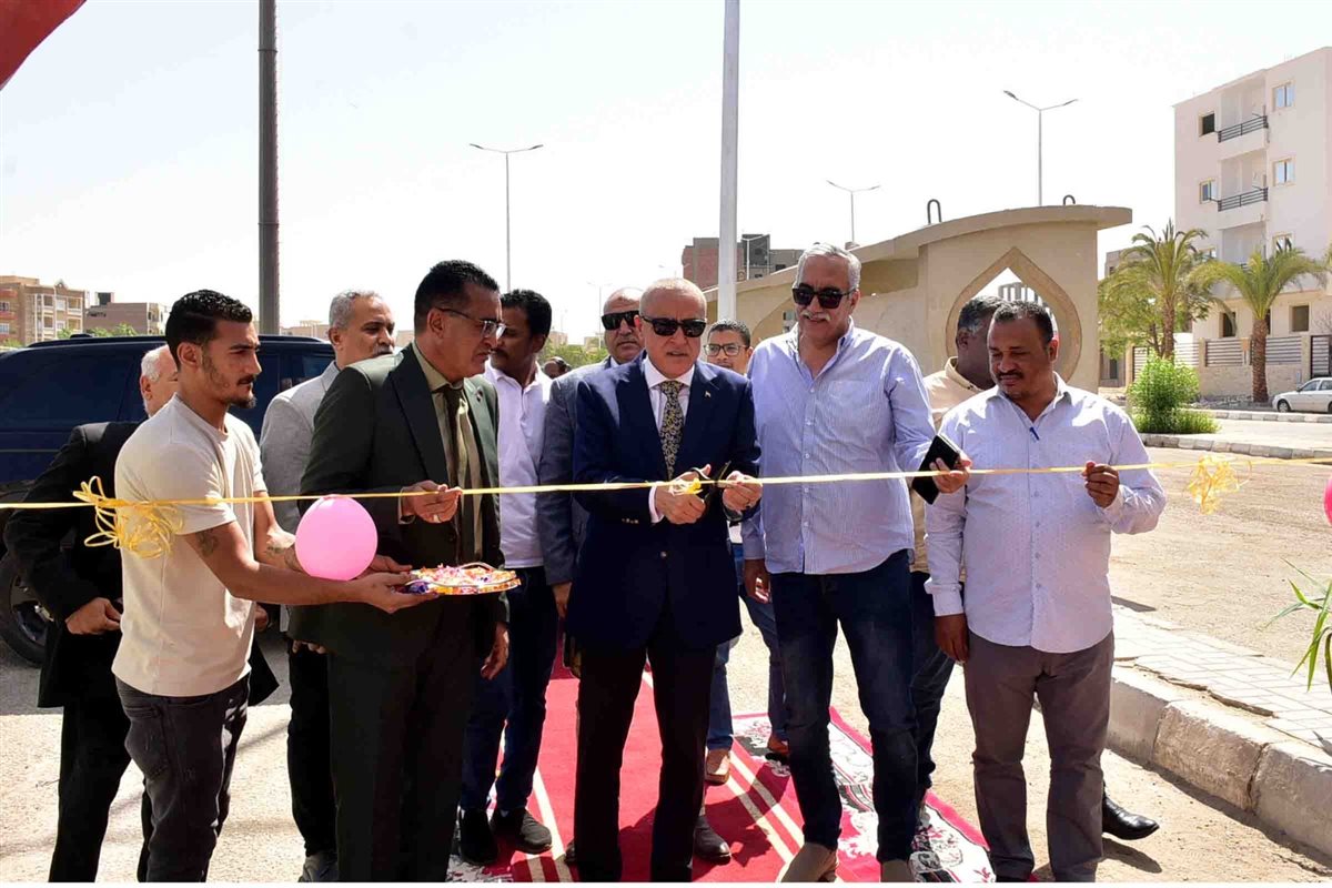 محافظ الأقصر وجولة تفقدية بطيبة