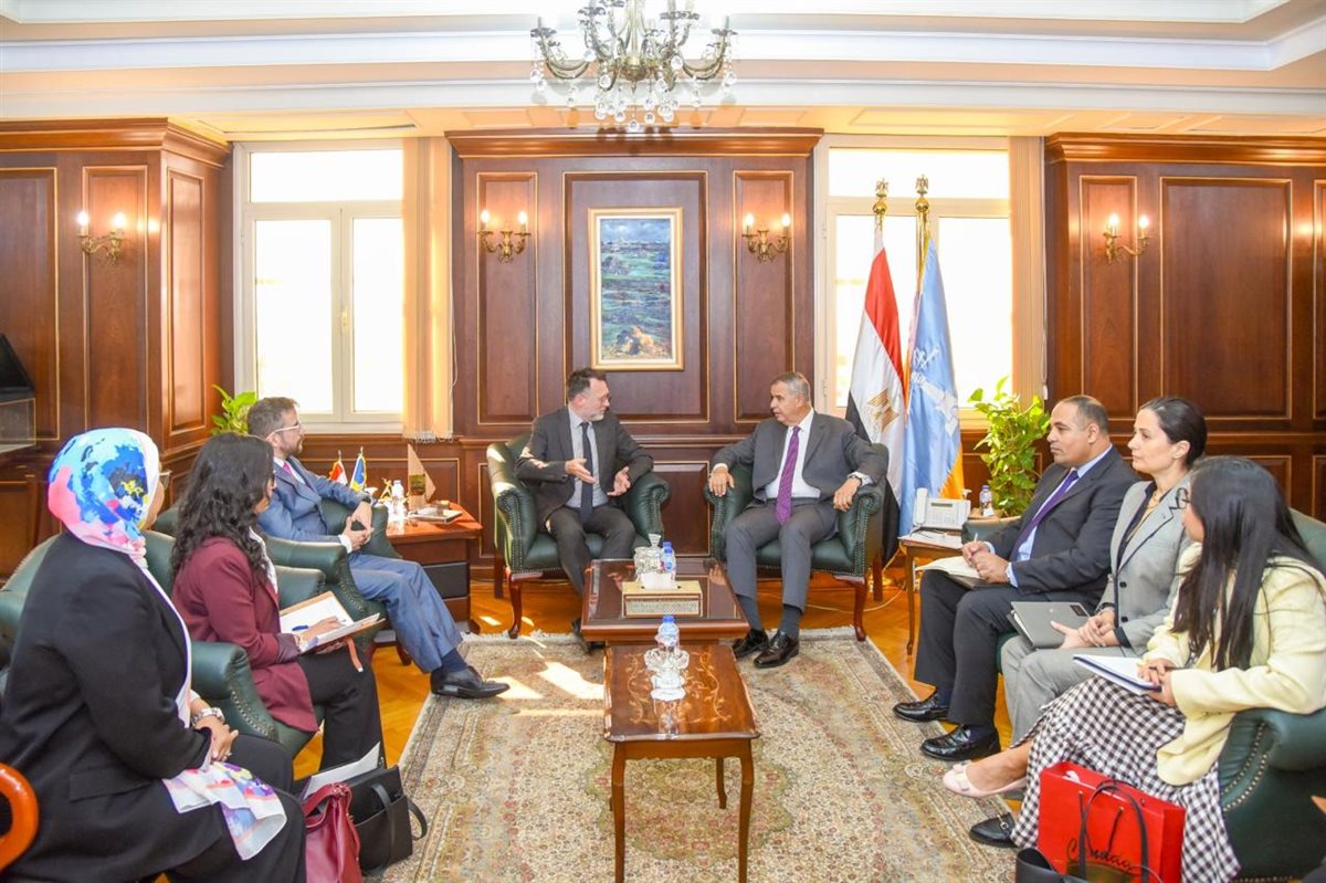 محافظ الإسكندرية والسفير الكندي