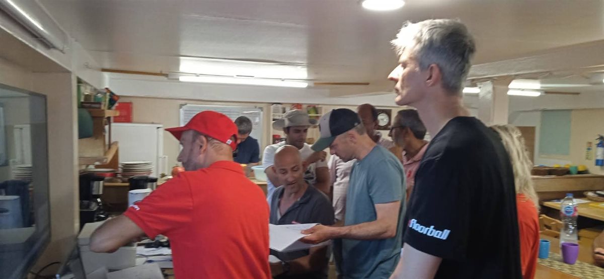 بعثة المعهد الأوروبي للآثار الغارقة بموقع الميناء الشرقي بالإسكندرية