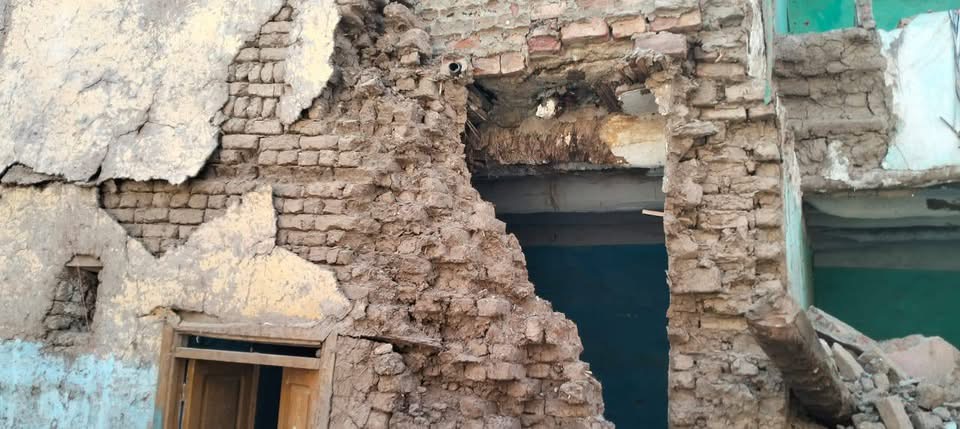 انهيار منزل من الطوب اللبن بالاقصر دون إصابات