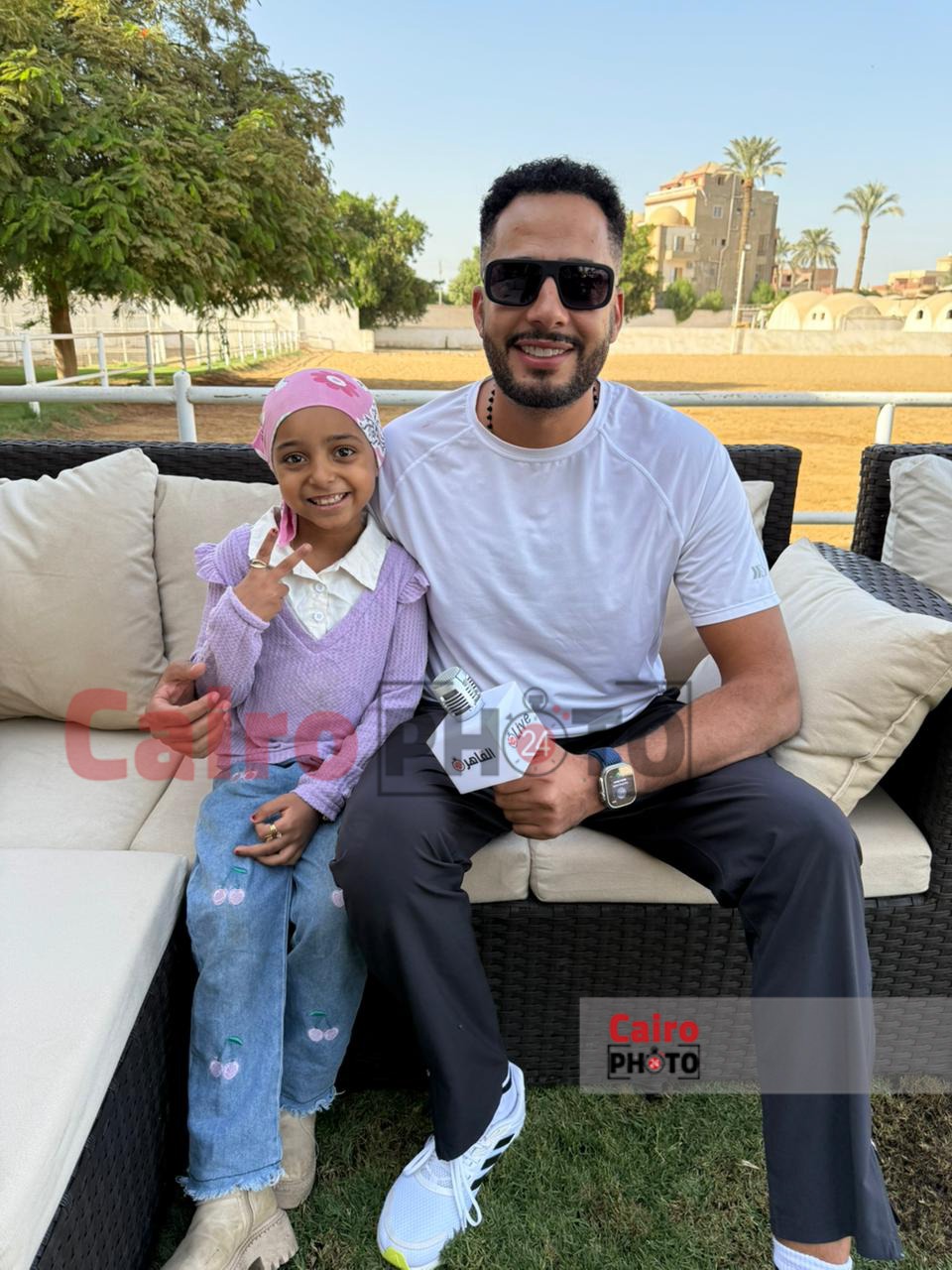 حقق حلمها.. عصام السقا يستجيب لـ طلب الصغيرة ليلى محاربة السرطان بعد طلبها عبر القاهرة