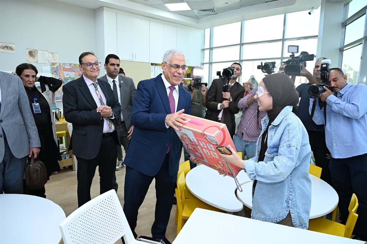 النائب العام يزور مستشفى سرطان الأطفال 57357