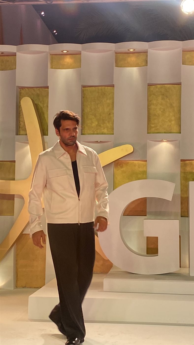 كان أورجانجي أوغلو في العرض الأول ليفلم السادة الأفاضل