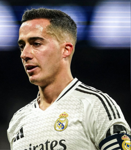 لوكاس فاسكيز بقميص نادي ريال مدريد الإسباني