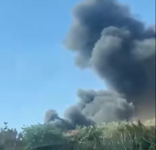 حريق  في مخازن بمنطقة التجمع الأول والحماية المدنية تحاول السيطرة